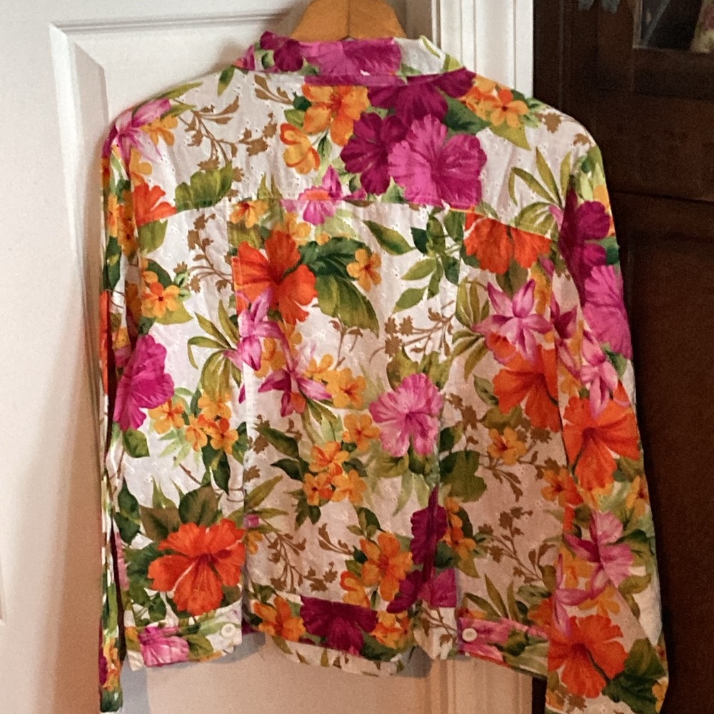 ERIN LONDON floral eyelet lightweight jacket, 2 top front pockets, sz. L $8 - Picture 2 of 4